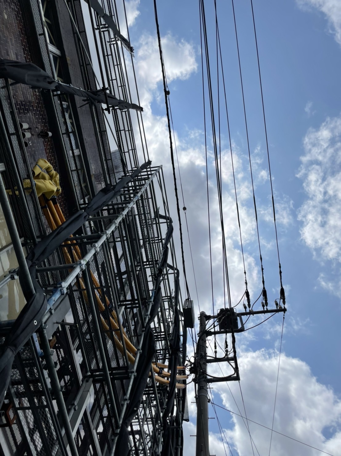 木更津市中央 木更津中央改修工事計画 3F、階段室上の防水コンの打設