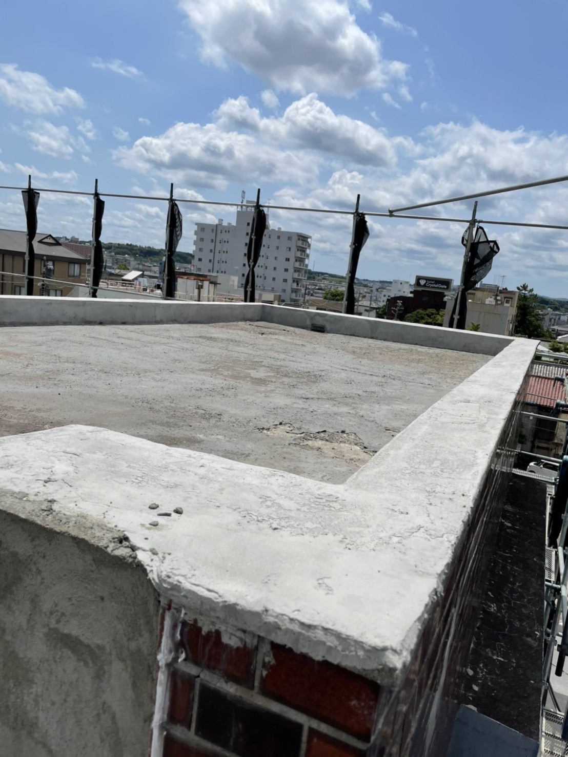 木更津市中央 木更津中央改修工事計画 3F、階段室上の防水コンの打設