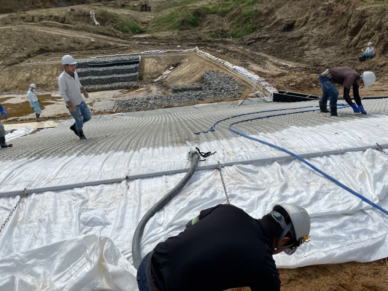 木更津市下郡 太陽光発電所にてタコムマットの打設1工区、2工区、3工区