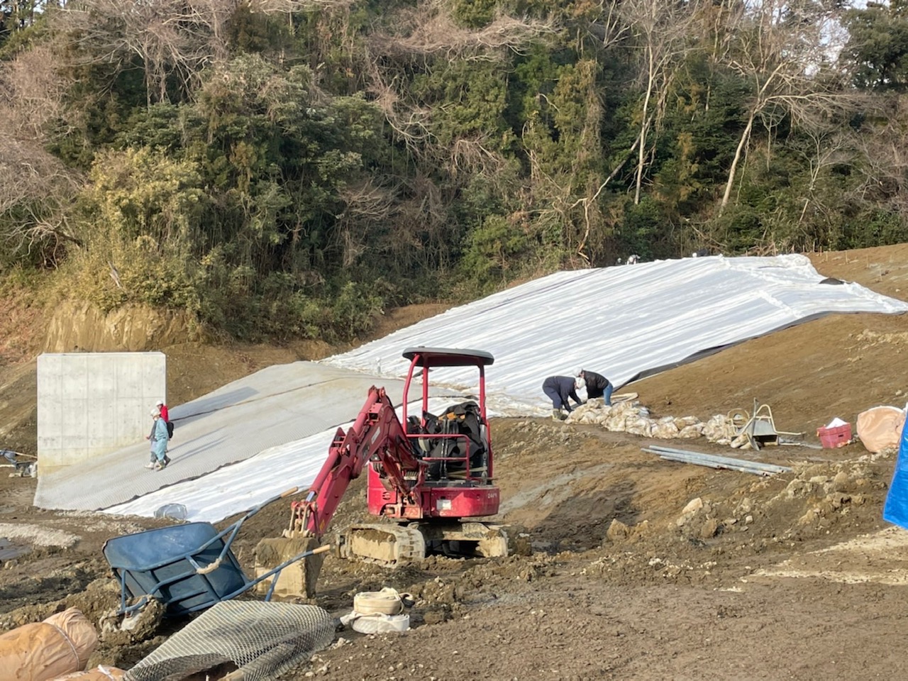 木更津市下郡 太陽光発電所にてタコムマットの打設1工区、2工区、3工区