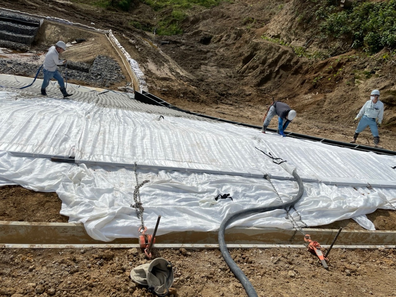 木更津市下郡 太陽光発電所にてタコムマットの打設1工区、2工区、3工区