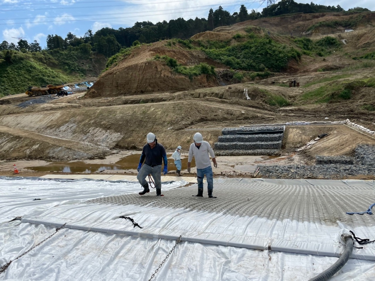 木更津市下郡 太陽光発電所にてタコムマットの打設1工区、2工区、3工区